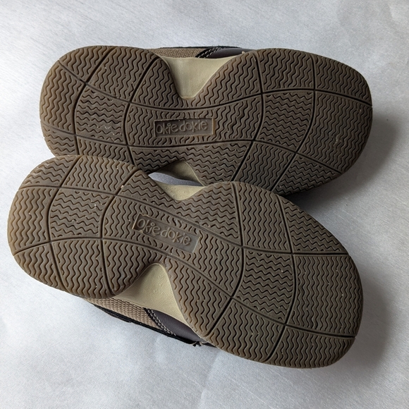 Okie Dokie Kid's Brown Shoes. 8M - Picture 5 of 7